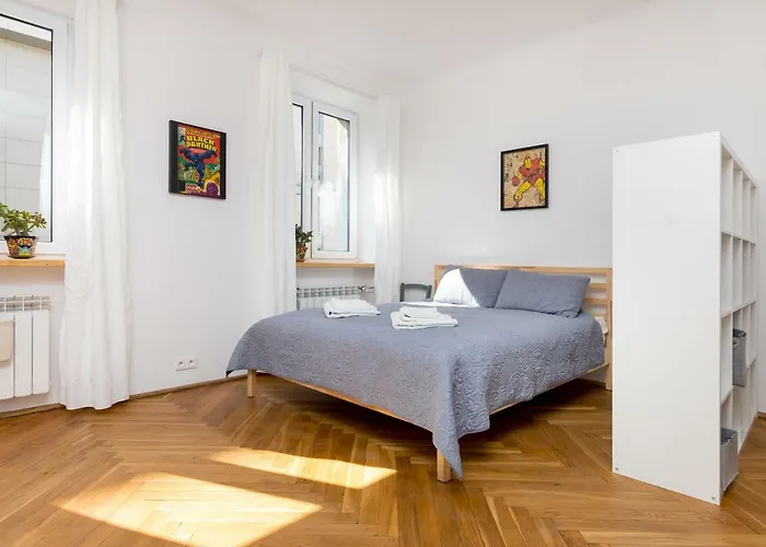 Royal Route Apartment For 10 People