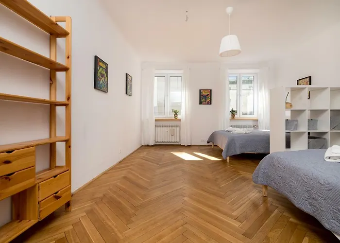 Royal Route Apartment For 10 People